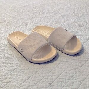 Lacoste Croco 119 slides. Size 7.